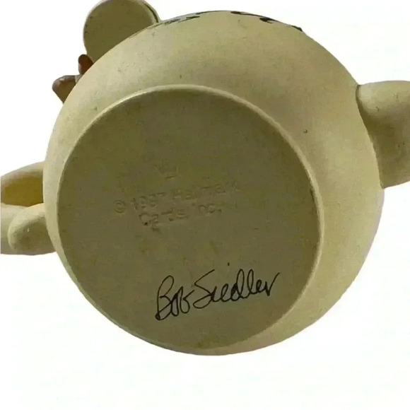 Hallmark Keepsake Ornament Mom Teapot Mouse Sitting On Top With Cup Of Tea 1997 - Picture 5 of 6